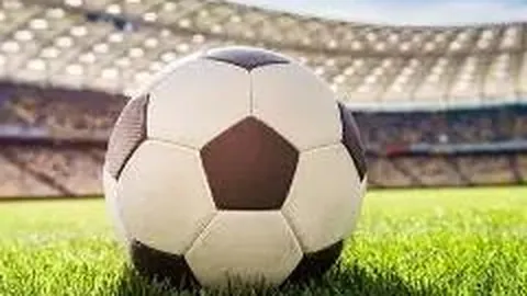 皇马与巴黎对决连遭两球失利，纳瓦斯力保巴黎防线11次神扑