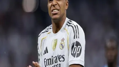 “2025女足世界杯：荷兰以2-0优势击败南非，南非队虽败但表现卓越！”